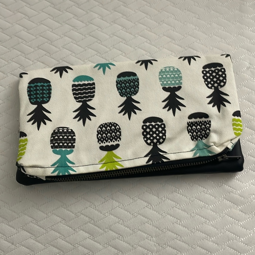 Pineapple Clutch